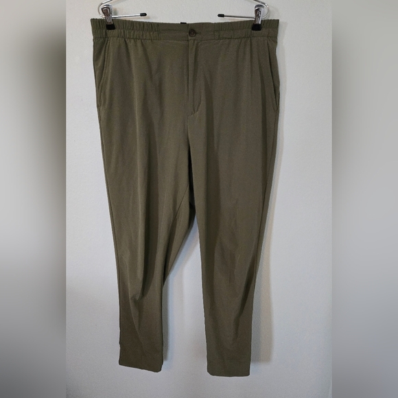 Banana Republic Women's Vegan Green Airstretch Tapered Pants Size Large - Picture 1 of 6